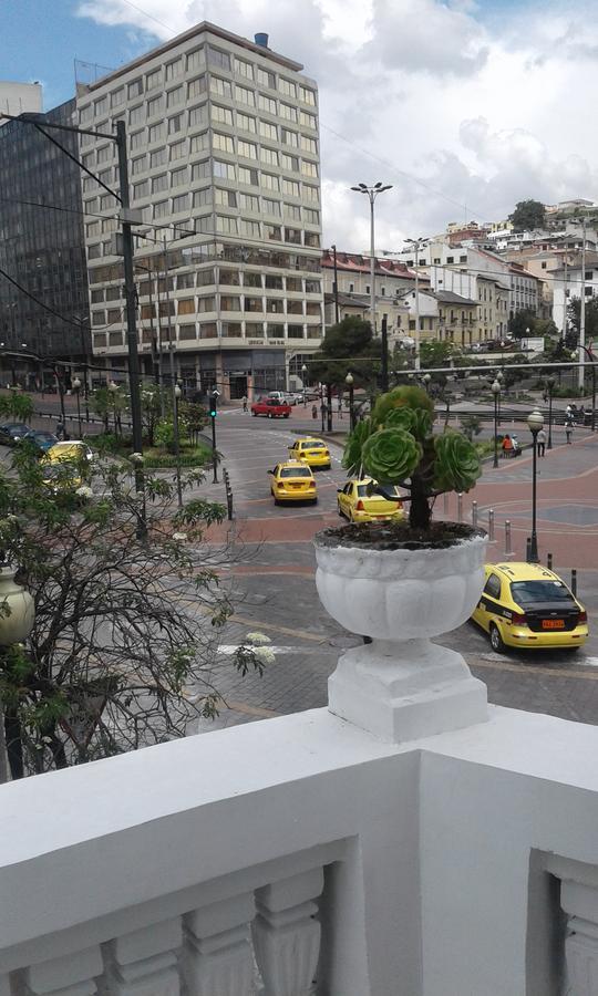 Hostal Mediodia Quito Dış mekan fotoğraf