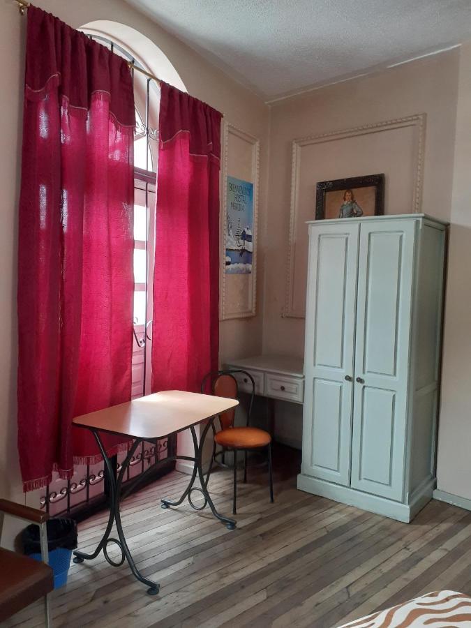 Hostal Mediodia Quito Dış mekan fotoğraf