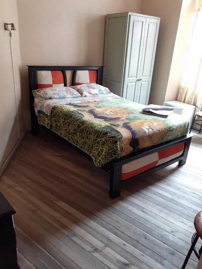 Hostal Mediodia Quito Dış mekan fotoğraf