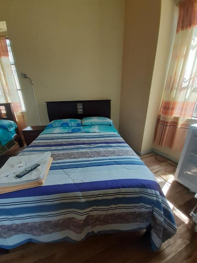 Hostal Mediodia Quito Dış mekan fotoğraf